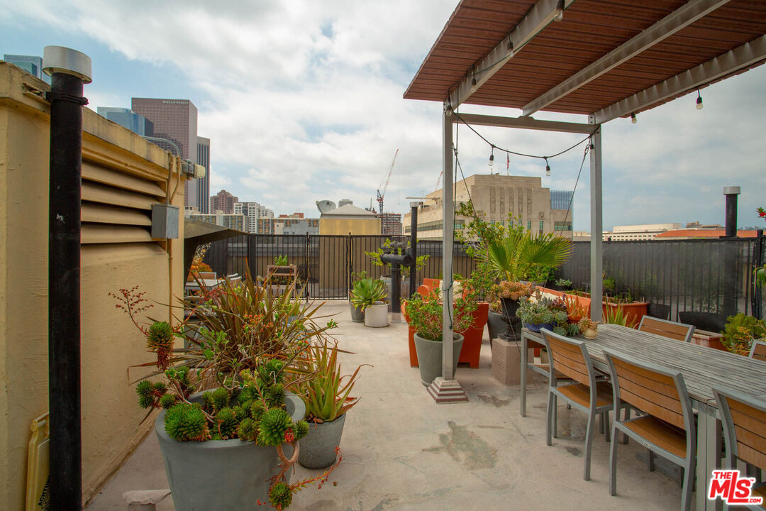 108 W 2nd St Unit: 213