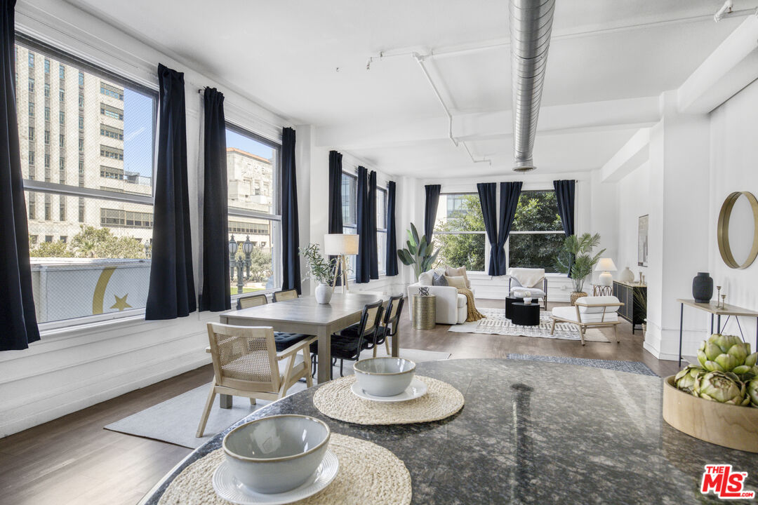 108 W 2nd St Unit: 213