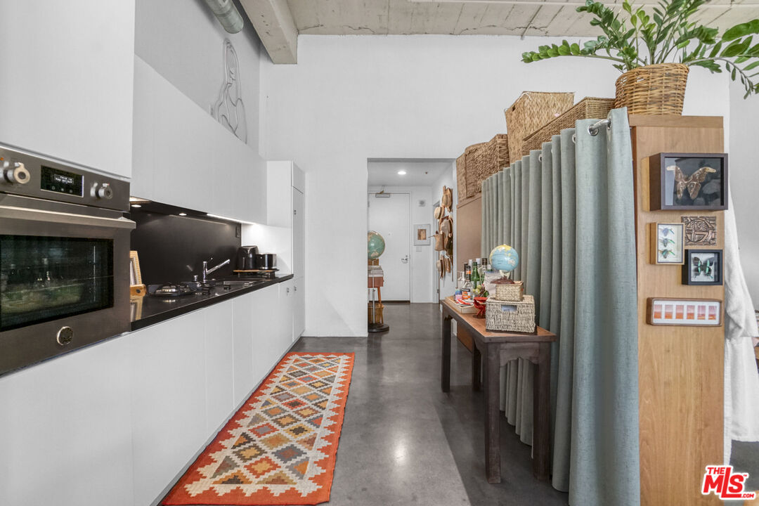 849 S Broadway Unit: 305