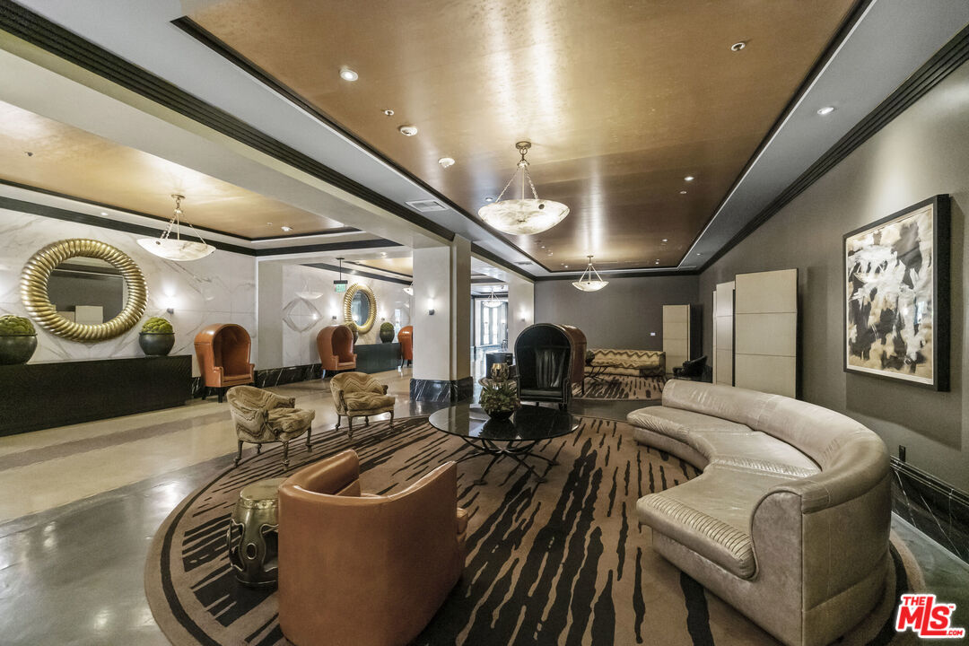 849 S Broadway Unit: 305
