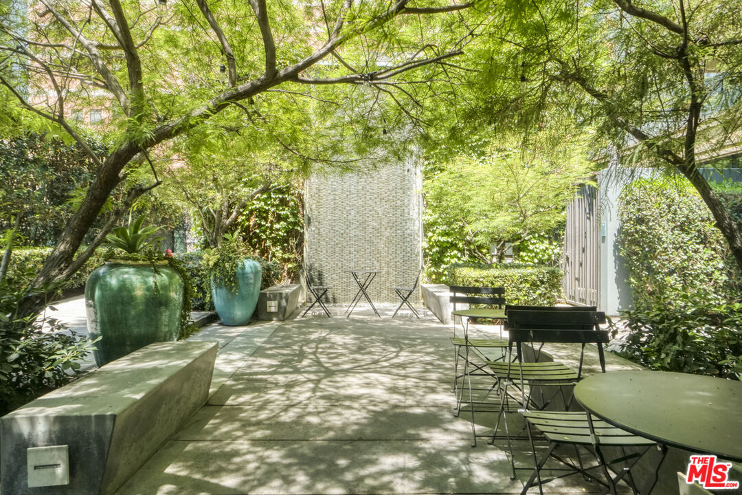 849 S Broadway Unit: 305
