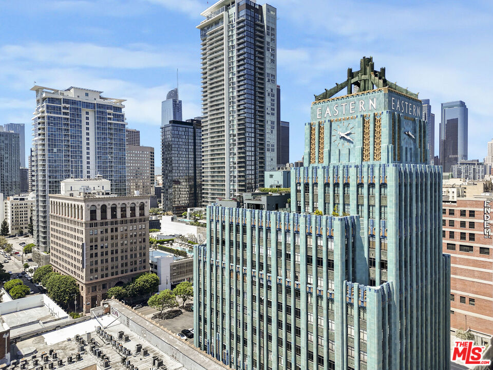 849 S Broadway Unit: 305
