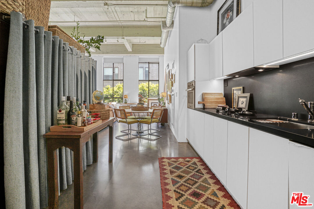 849 S Broadway Unit: 305