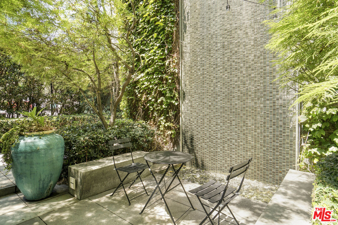 849 S Broadway Unit: 305