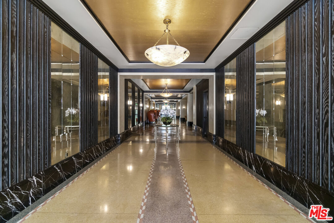 849 S Broadway Unit: 305