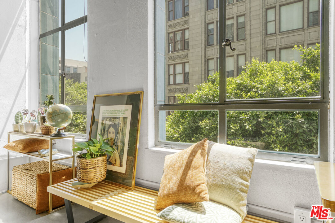 849 S Broadway Unit: 305