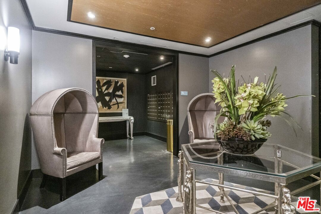 849 S Broadway Unit: 305