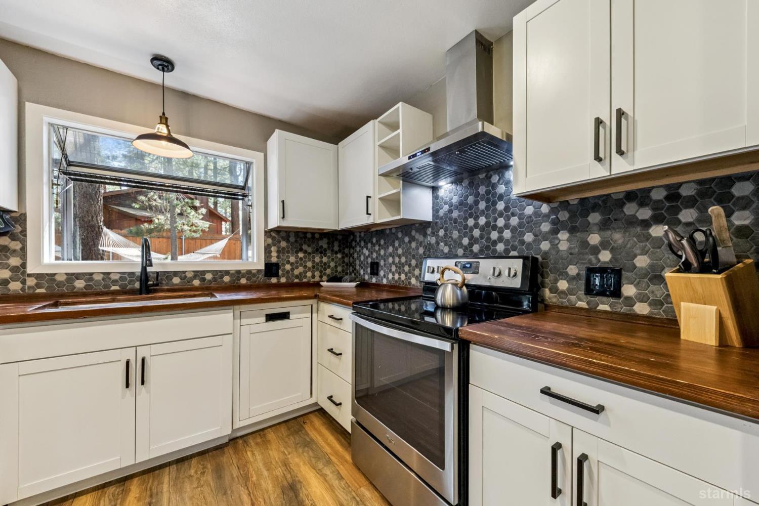 1320 Chinquapin Drive