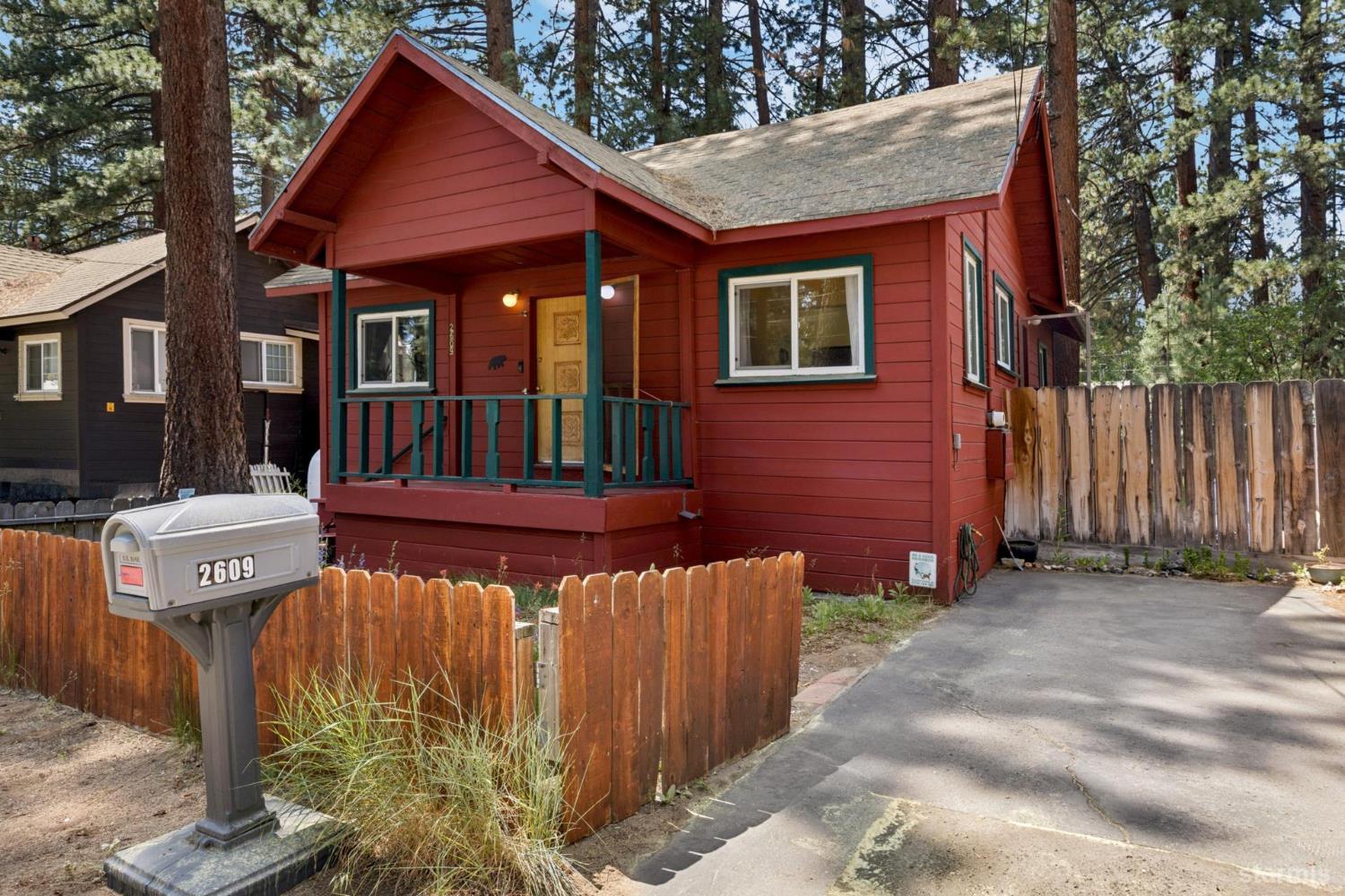 2609 Fountain Avenue