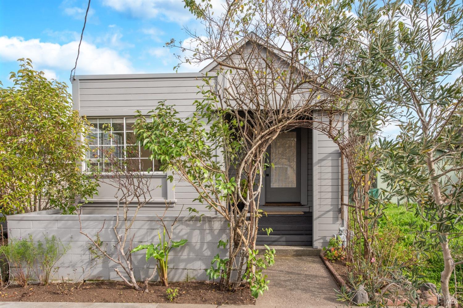 205 G St