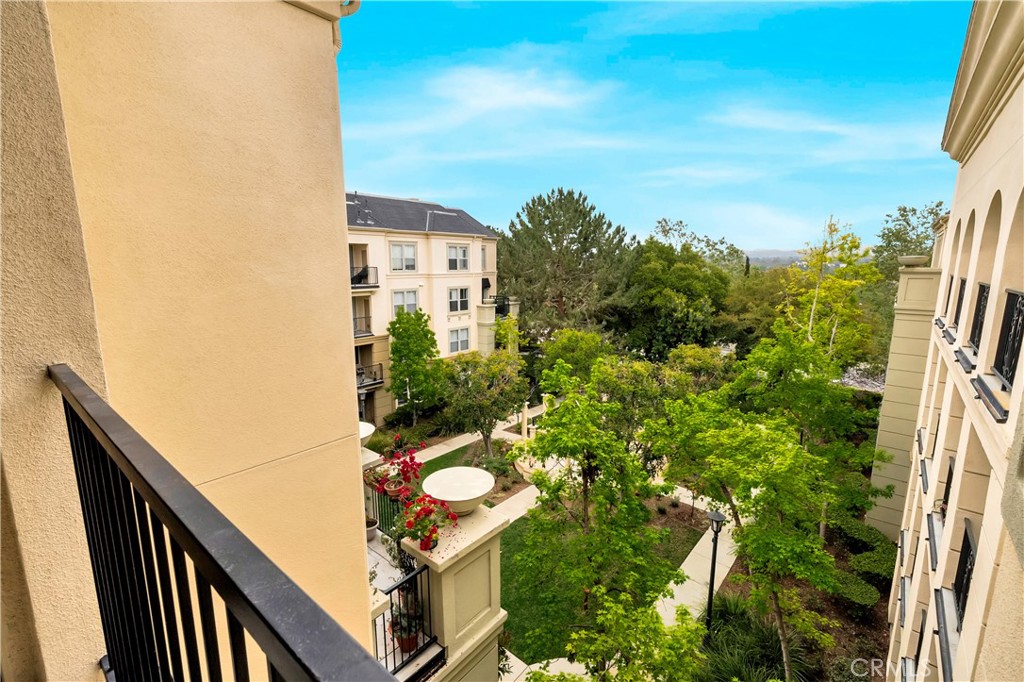 2459 Watermarke Place