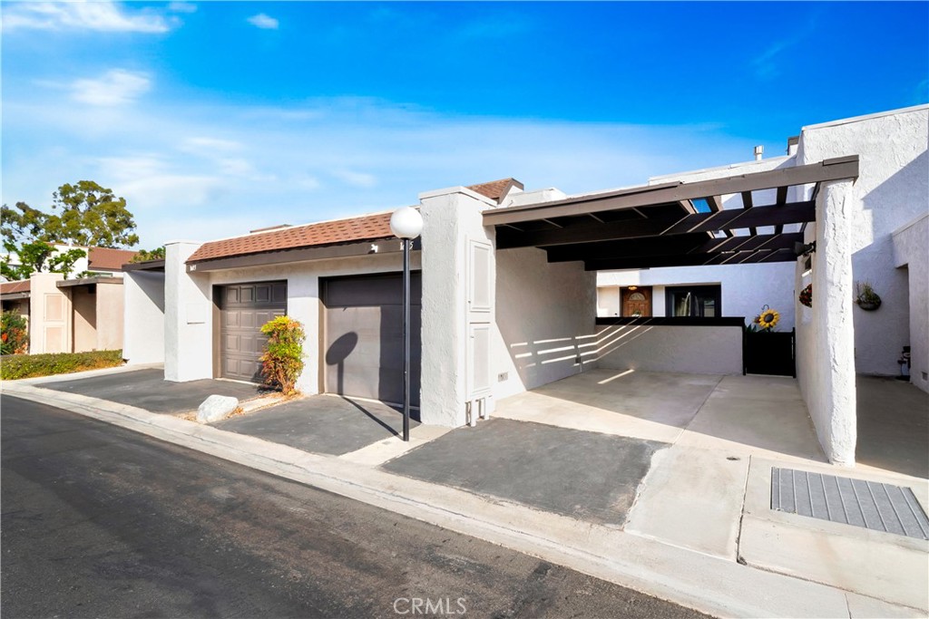 1685 S Heritage Circle