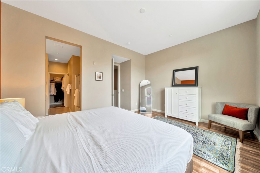 5325 Pacific Terrace 102