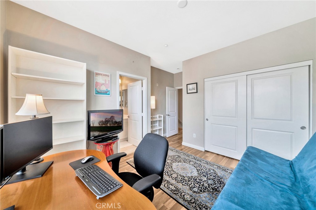 5325 Pacific Terrace 102