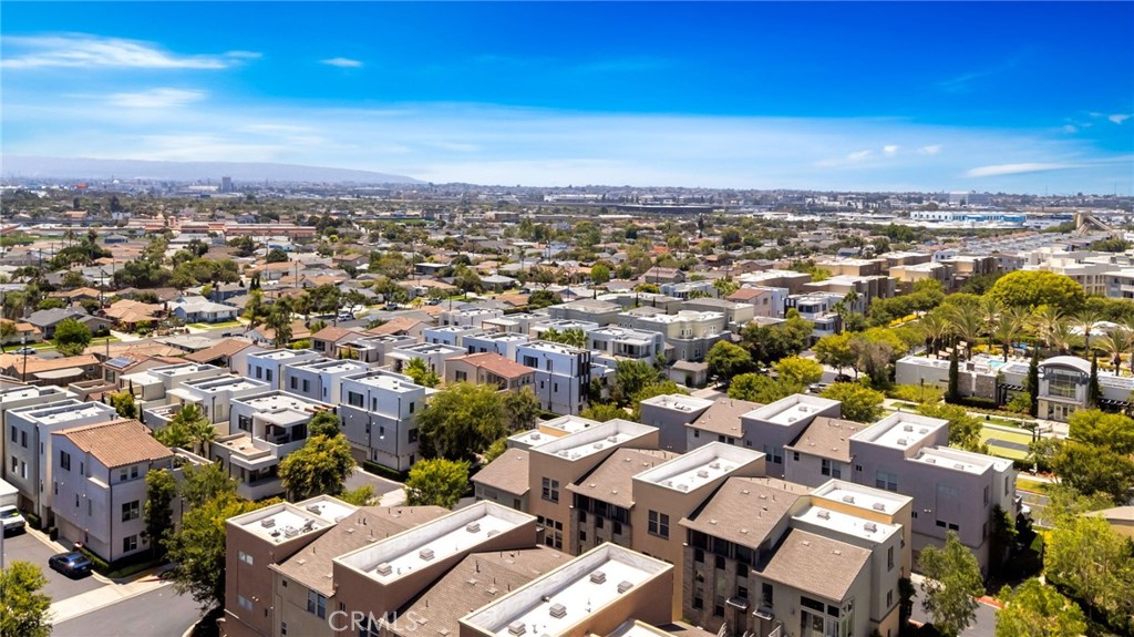 5325 Pacific Terrace 102