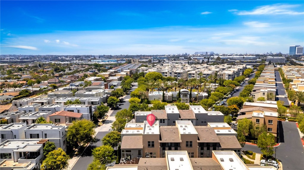 5325 Pacific Terrace 102