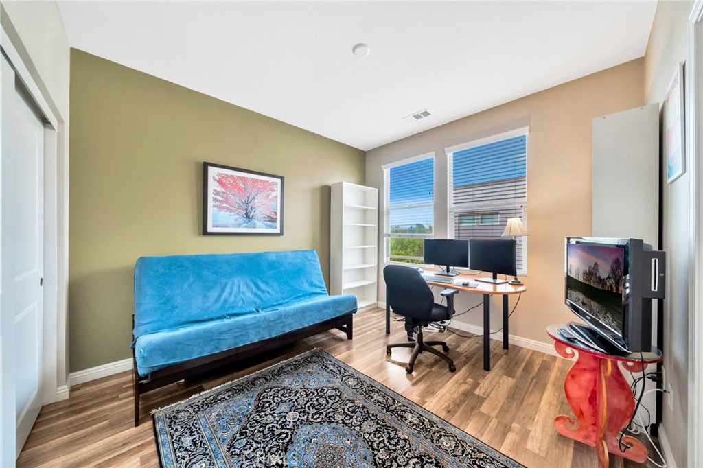 5325 Pacific Terrace 102