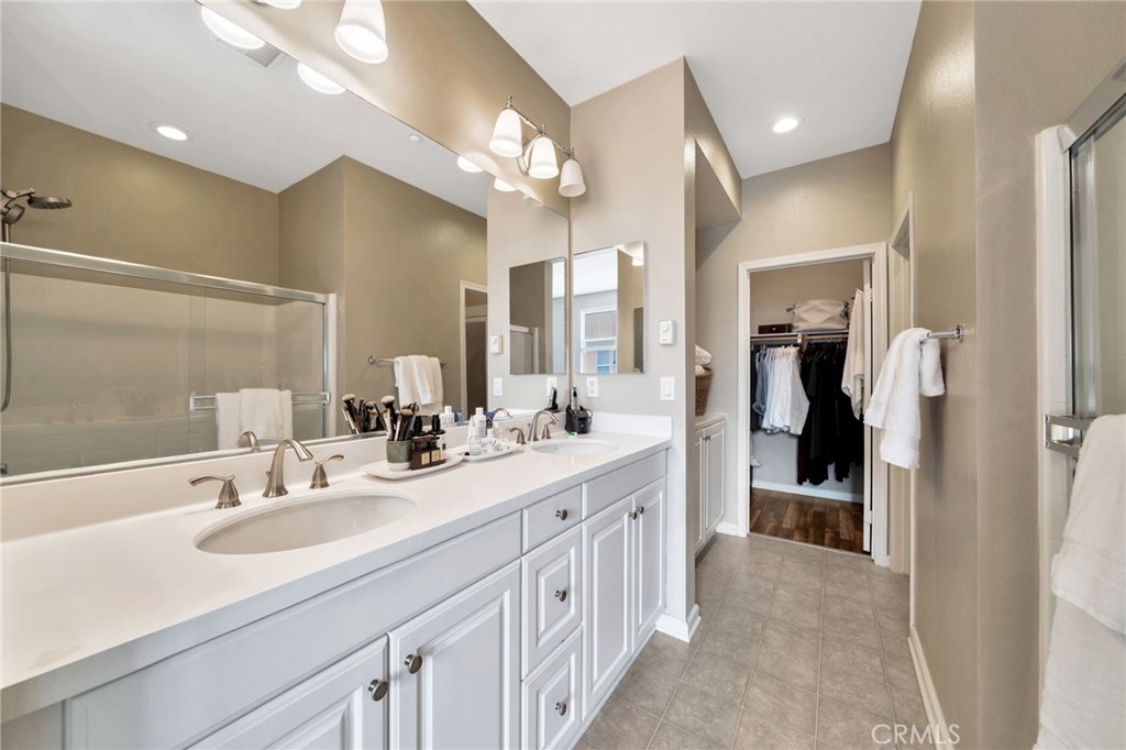 5325 Pacific Terrace 102