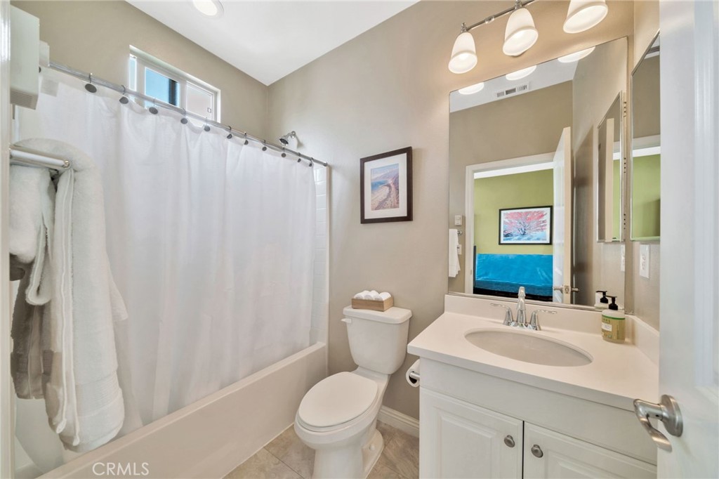 5325 Pacific Terrace 102