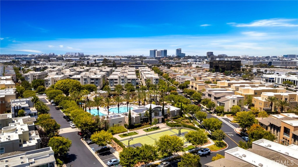 5325 Pacific Terrace 102