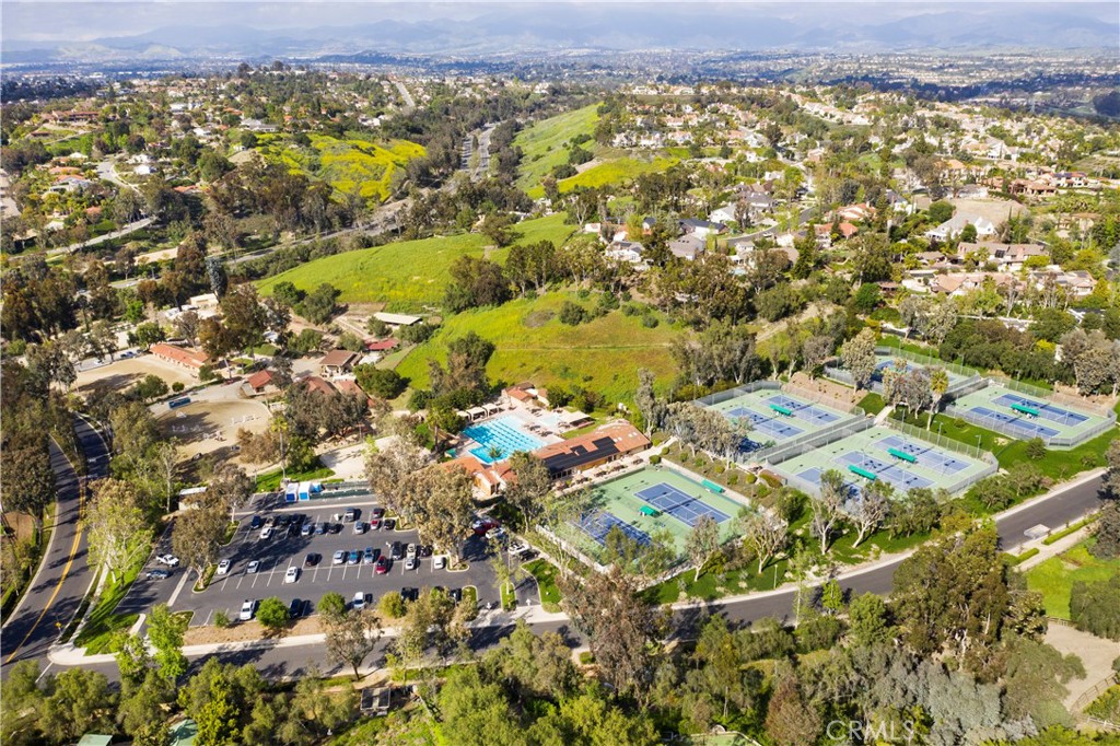 25512 Saddle Rock Place