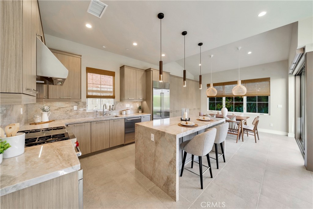 111 Linda Vista