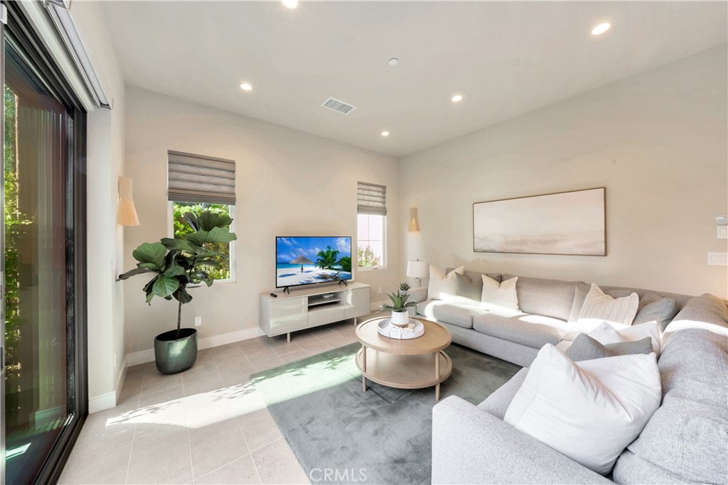 111 Linda Vista