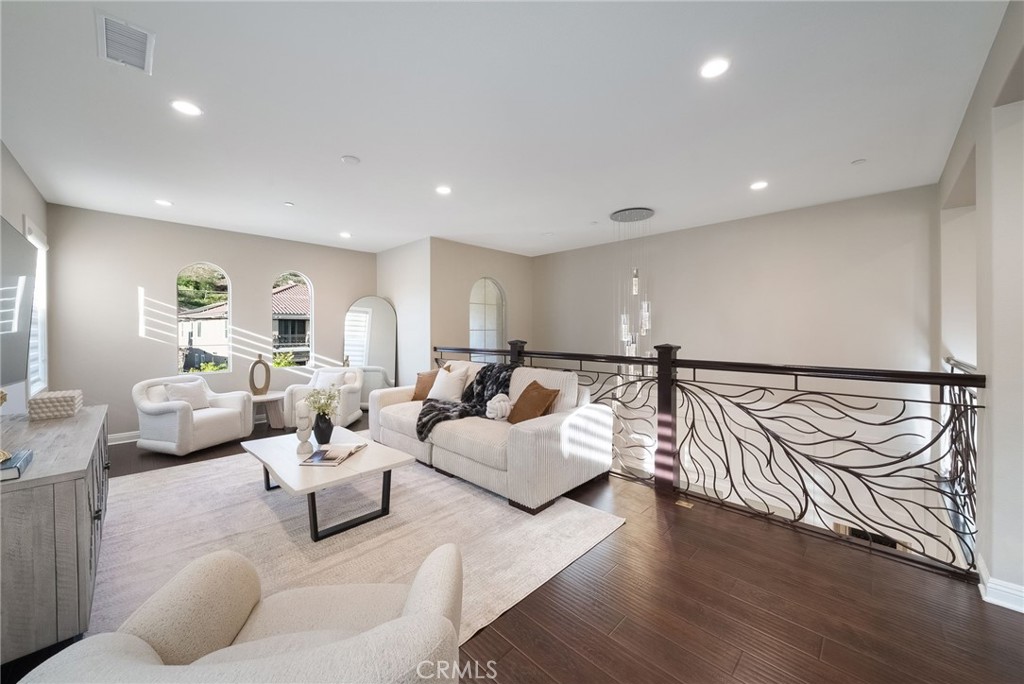 1132 Summit Oak