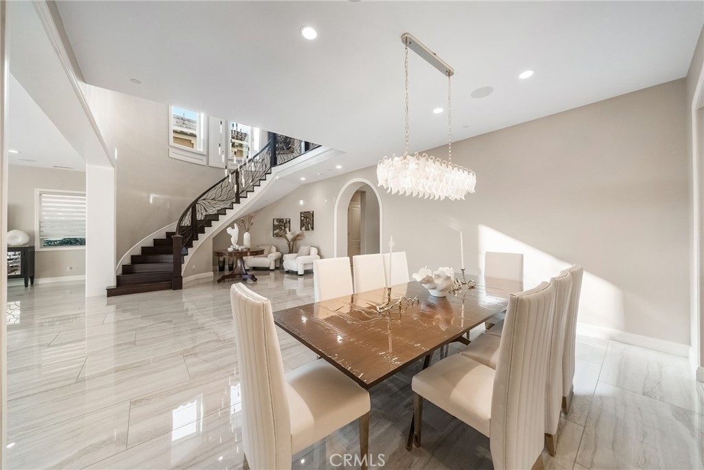 1132 Summit Oak