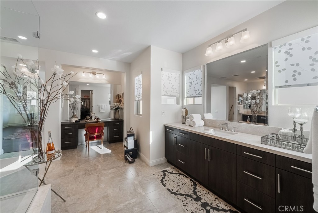 1132 Summit Oak