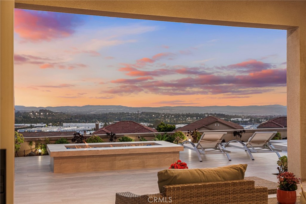 1132 Summit Oak