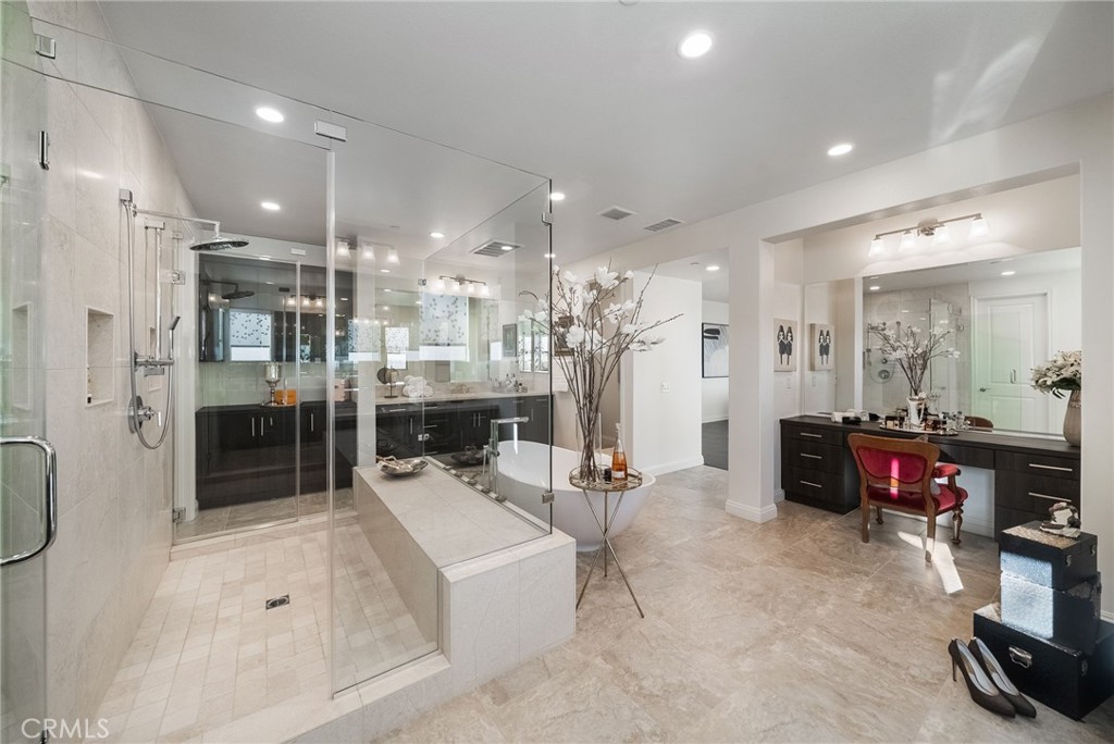 1132 Summit Oak
