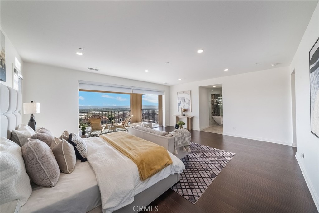 1132 Summit Oak