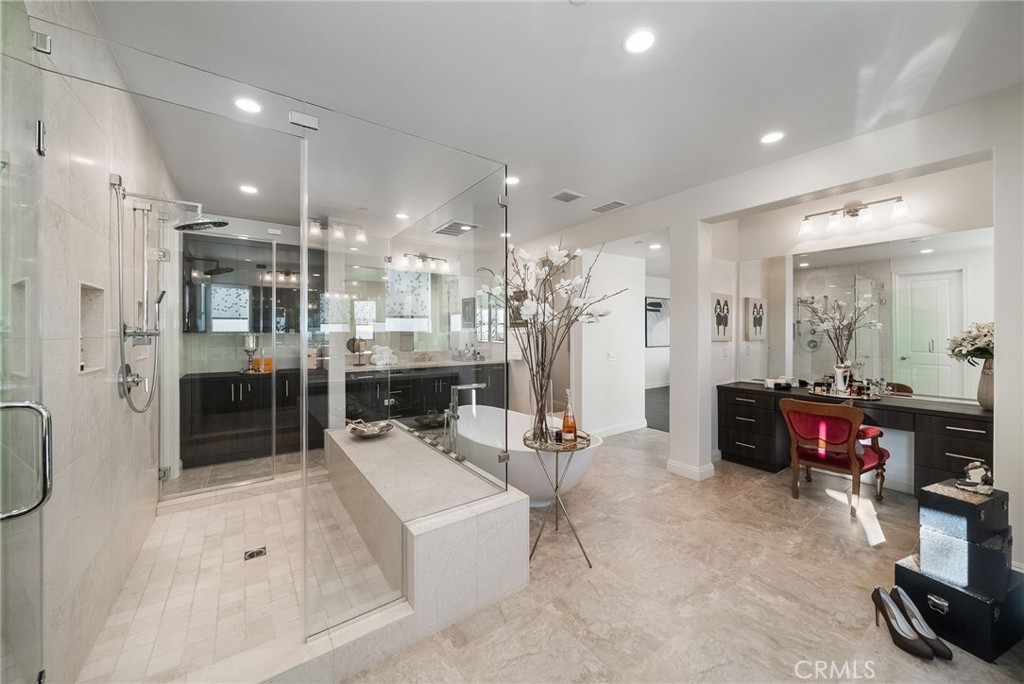 1132 Summit Oak