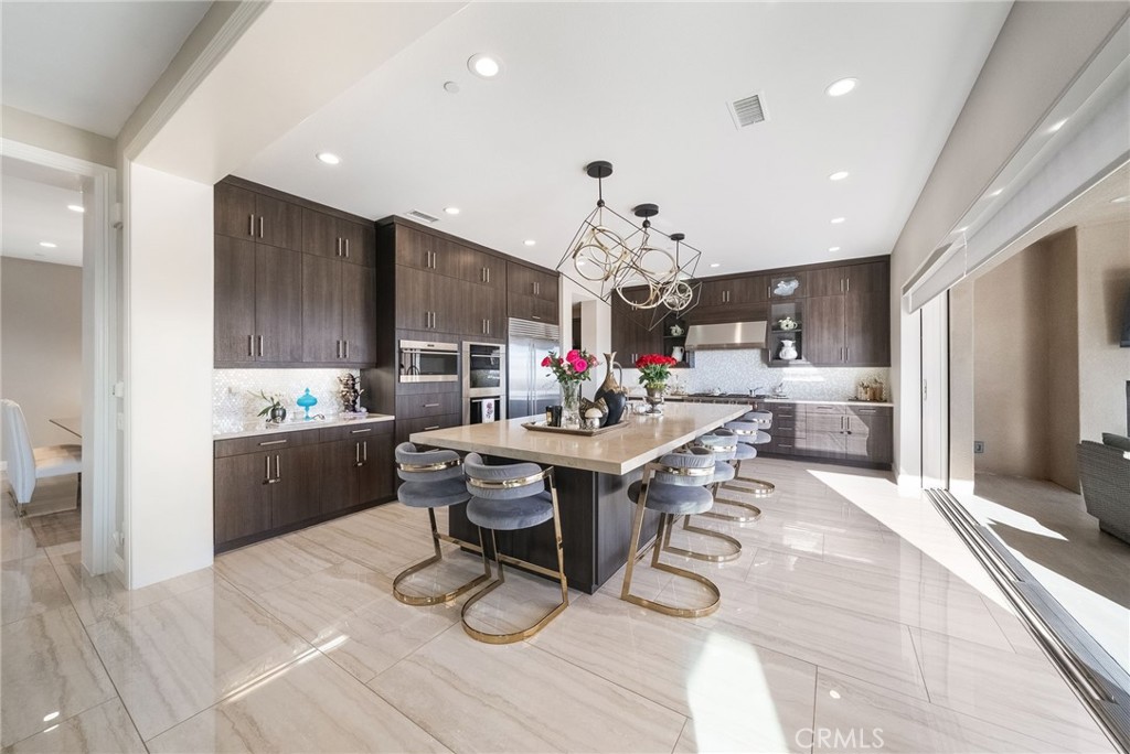 1132 Summit Oak