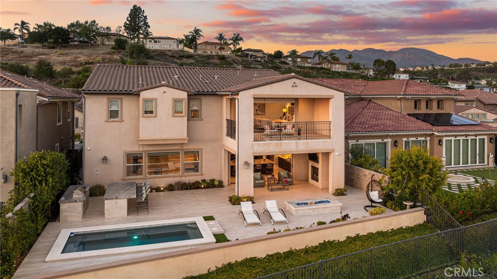 1132 Summit Oak