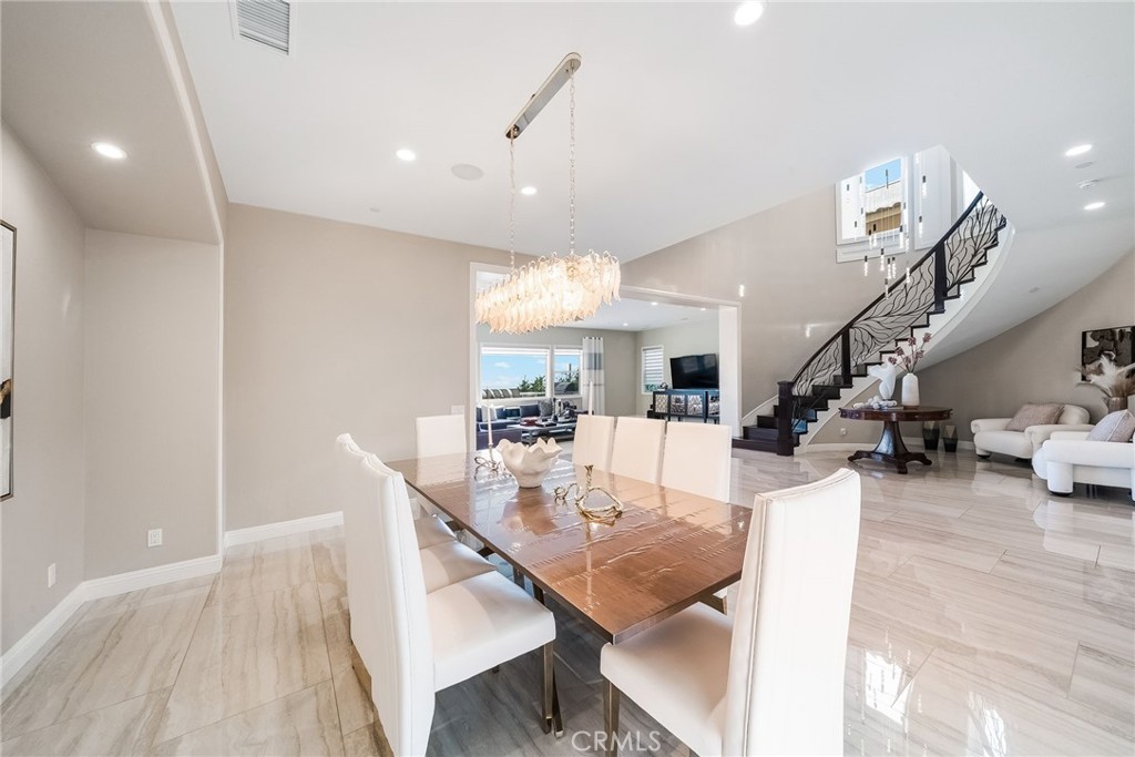 1132 Summit Oak
