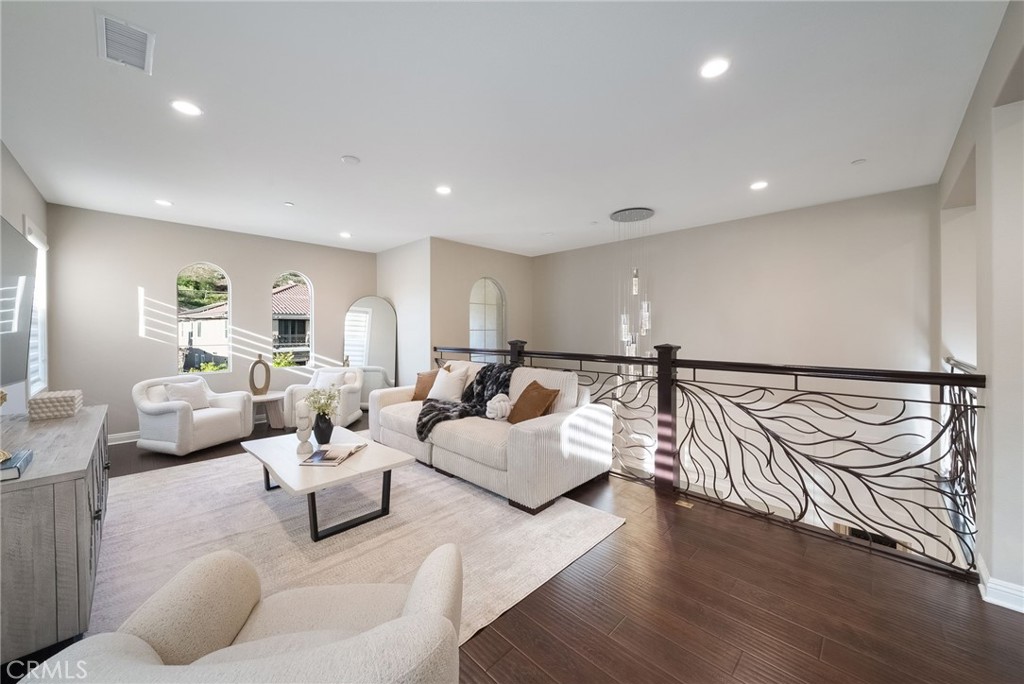 1132 Summit Oak