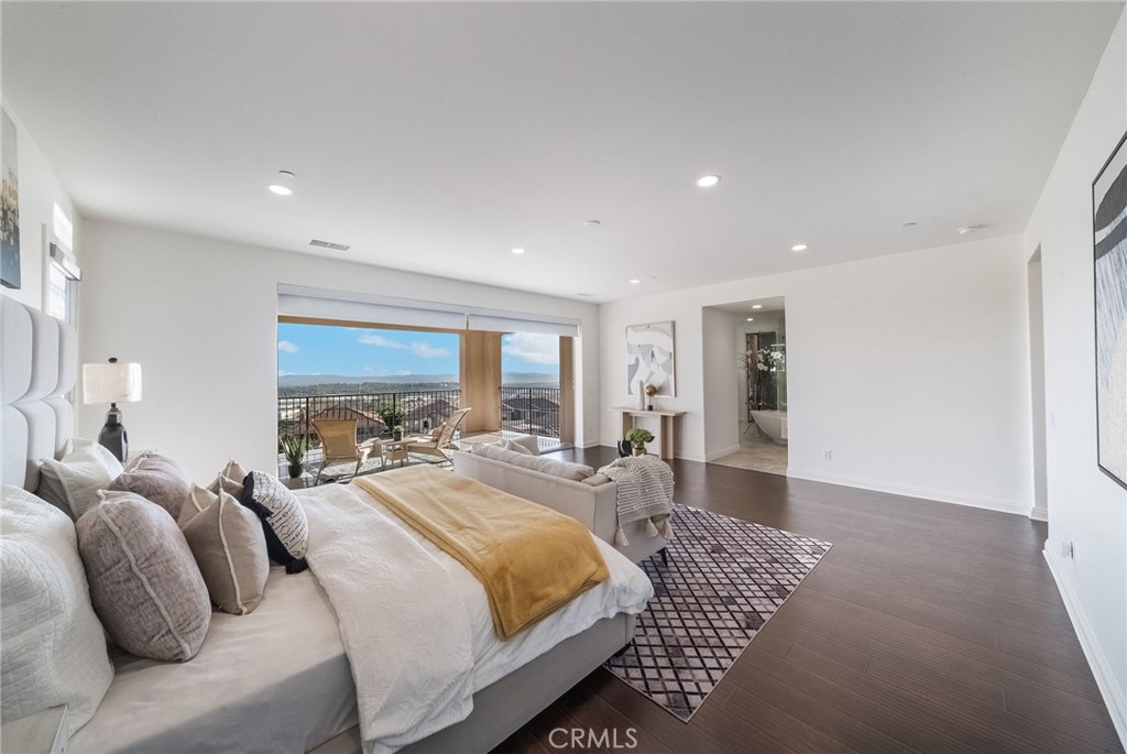 1132 Summit Oak