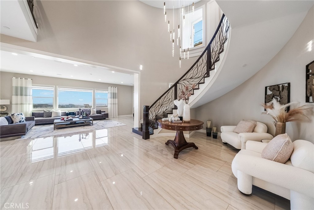 1132 Summit Oak