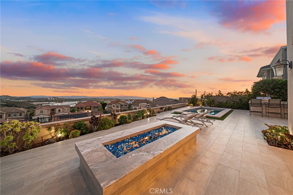 1132 Summit Oak