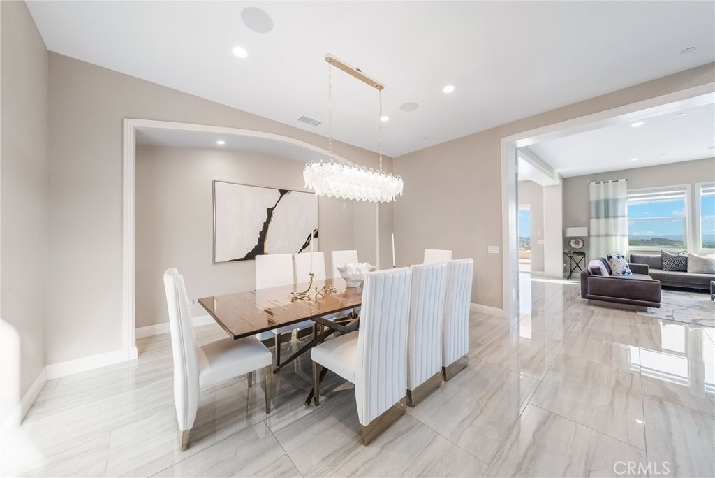 1132 Summit Oak