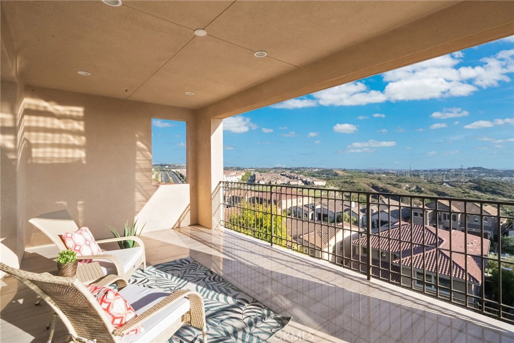 1132 Summit Oak