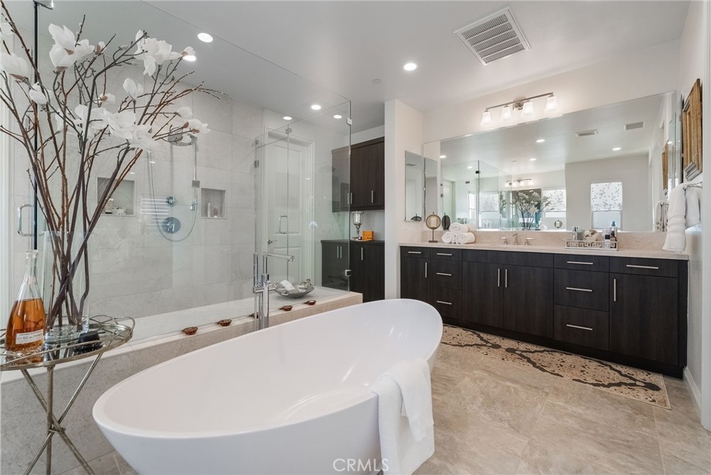 1132 Summit Oak