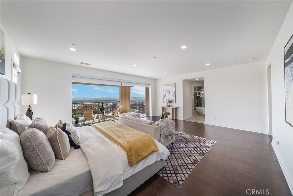 1132 Summit Oak