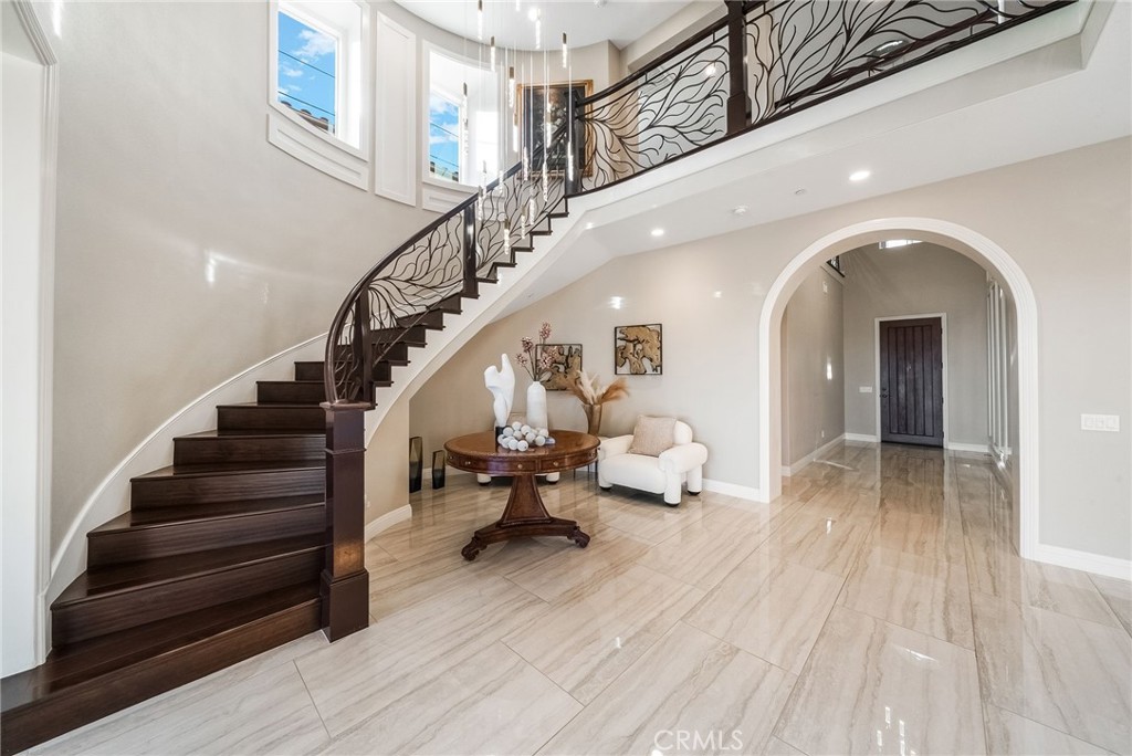 1132 Summit Oak
