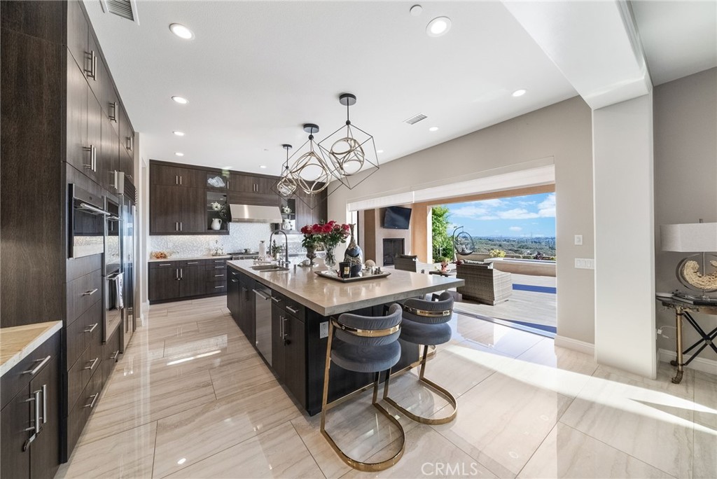 1132 Summit Oak
