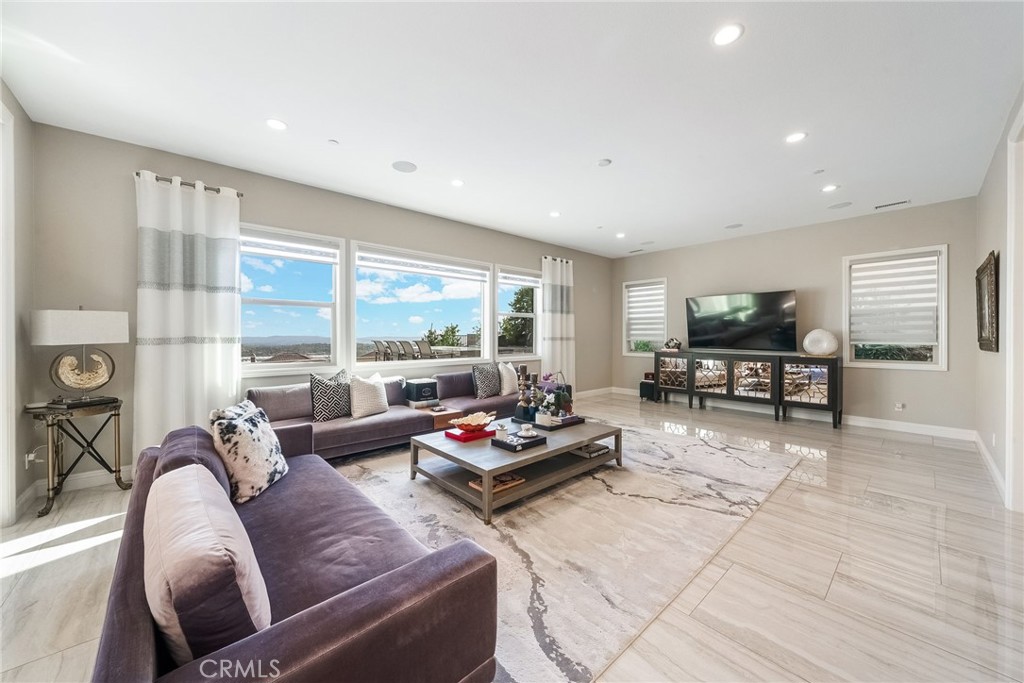 1132 Summit Oak