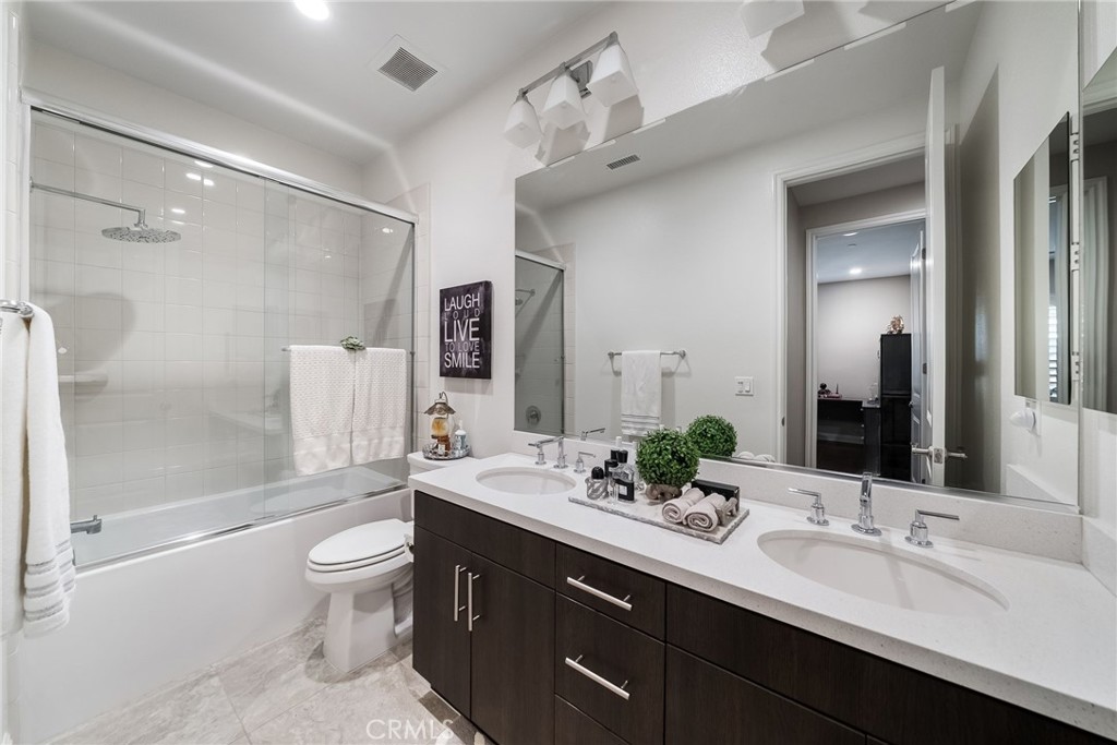 1132 Summit Oak