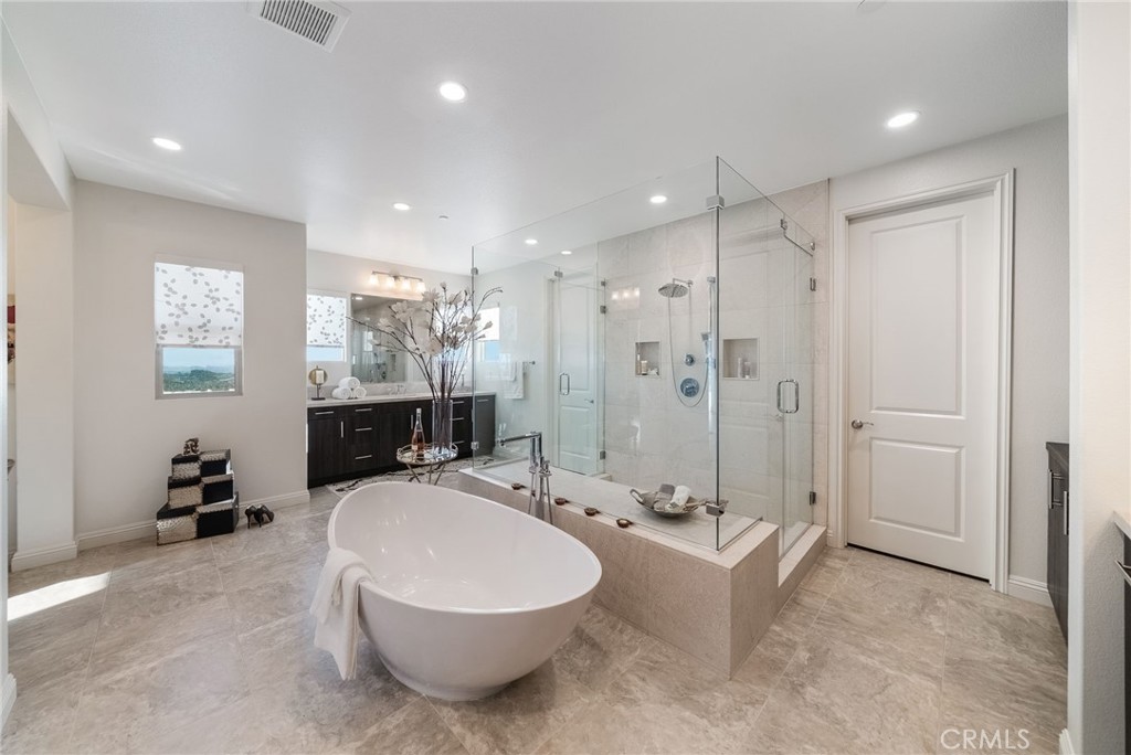 1132 Summit Oak